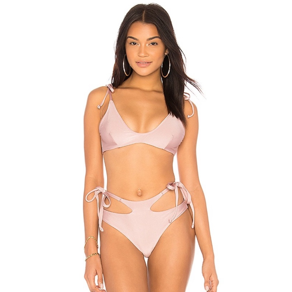 Midsommar swim crescent bikini top